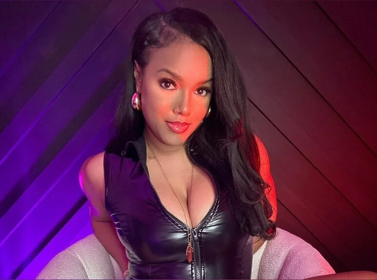 𝑳𝒐𝒍𝒂 🌹 𝑻𝒆𝒂𝒔𝒆𝒔 ~ 𝔅𝔯𝔢𝔢𝔡 𝔐𝔢