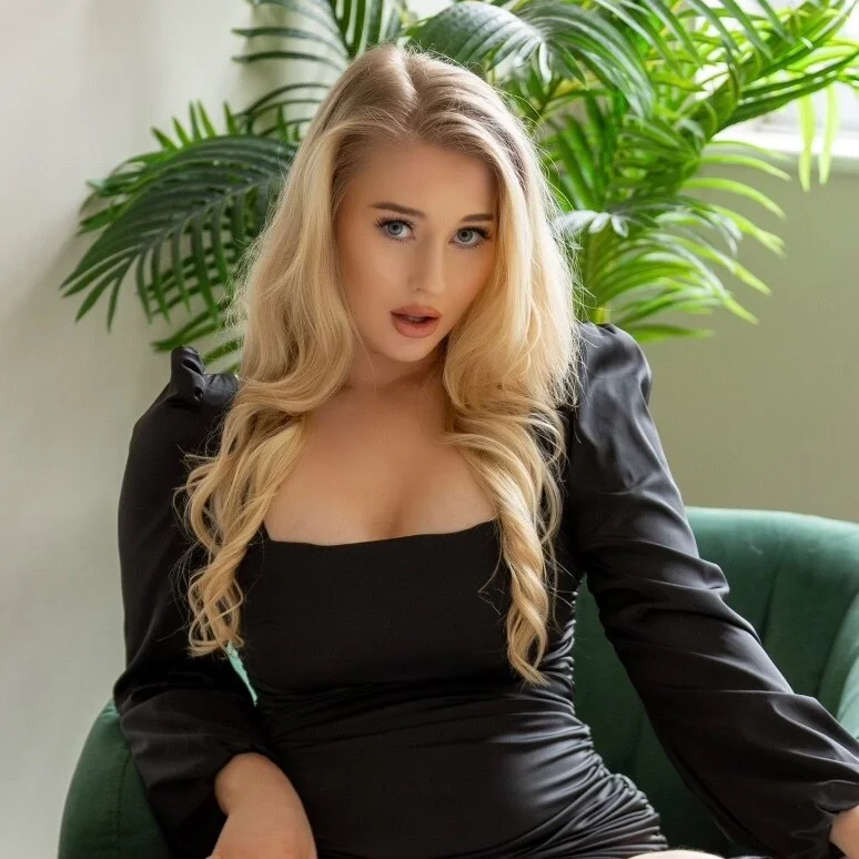 Princess April 🩷 OnlyFans