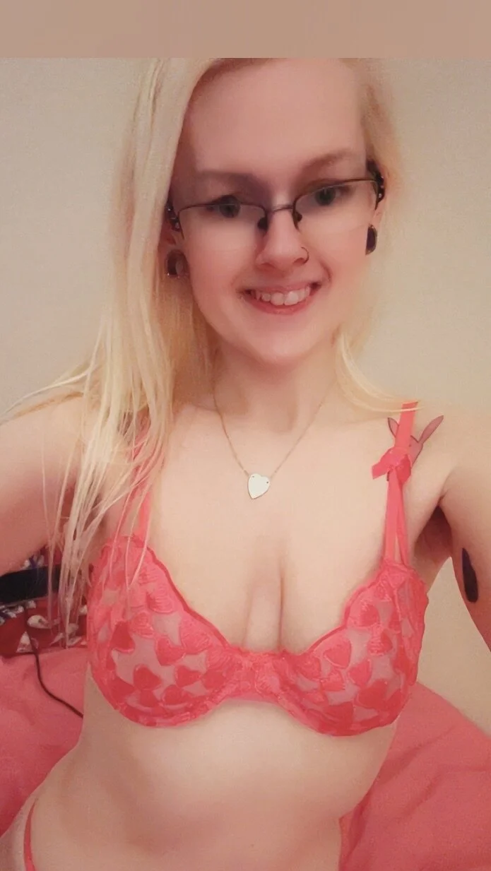 Bella 10000+ VIDS/NUDES OnlyFans