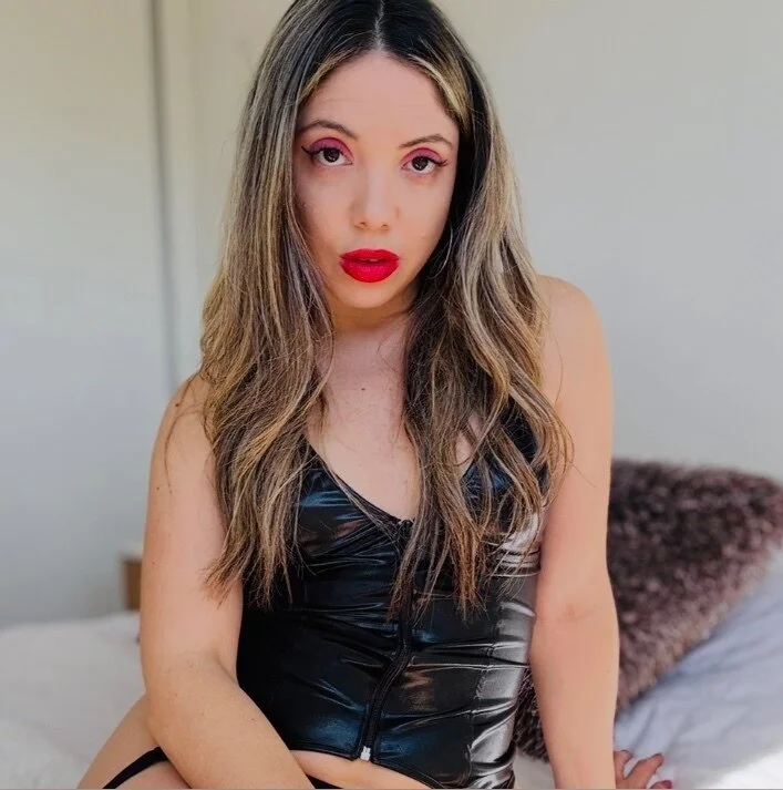 MISTRESS JANIE | KINKY DOMME 🪽 OnlyFans