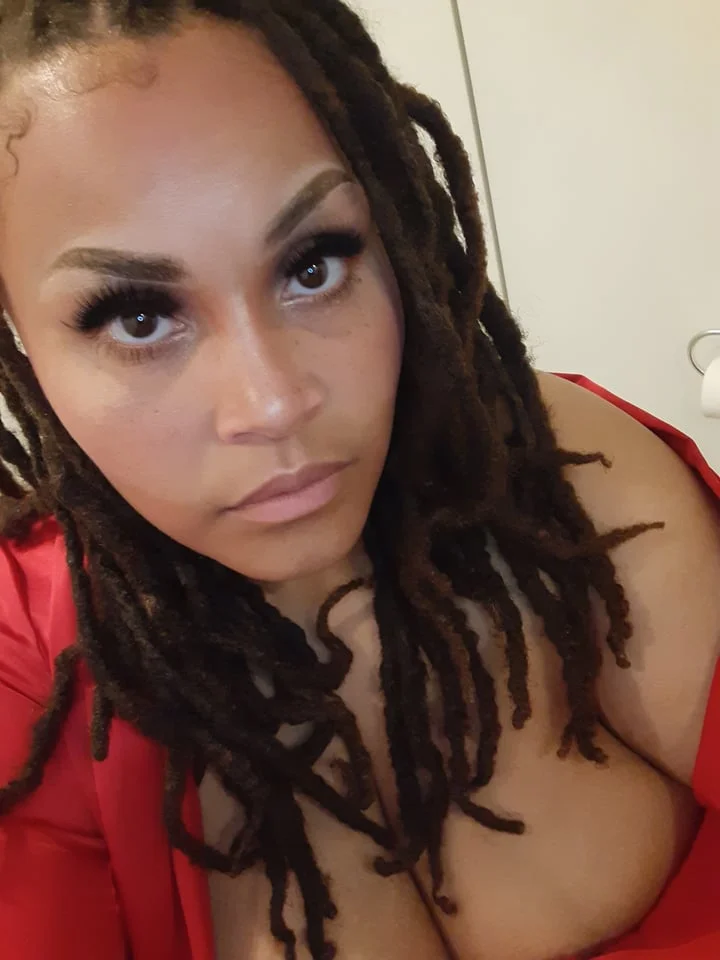 Mommabahrzall OnlyFans