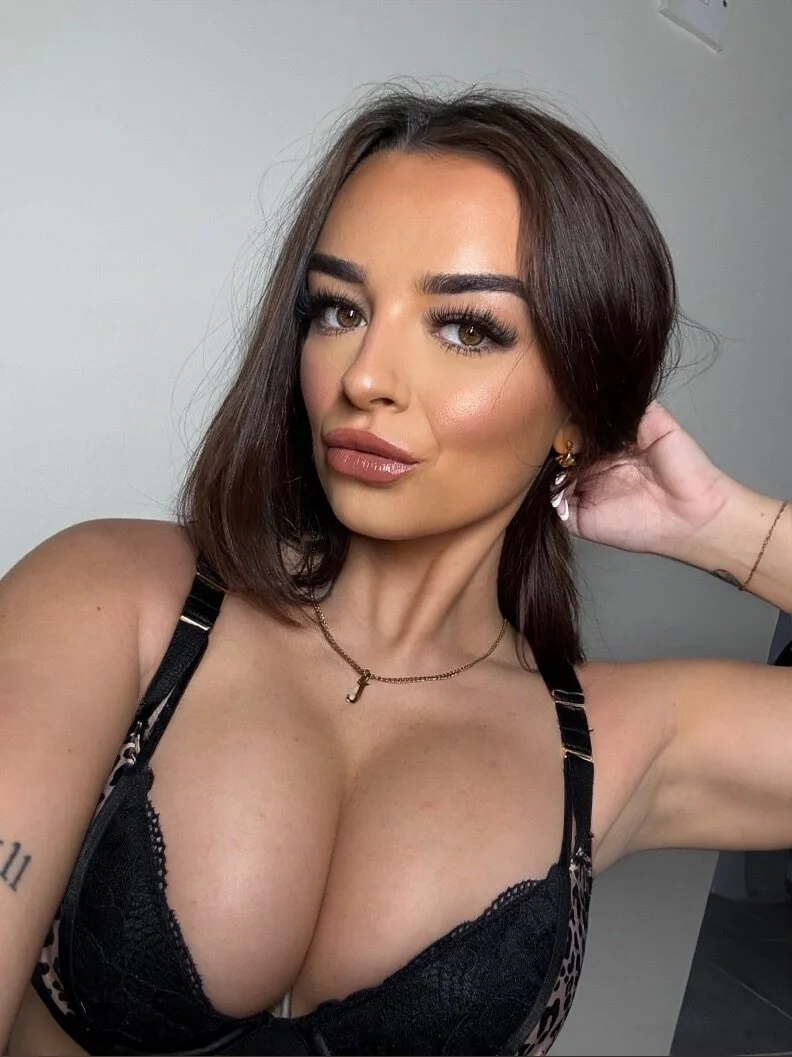 CHELS 👅 75% OFF OnlyFans