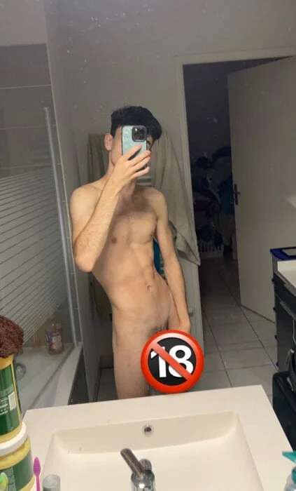 Frenchdick18 OnlyFans
