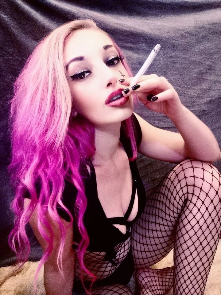 Smokingme OnlyFans