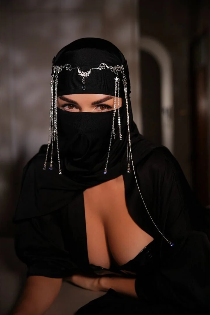 GALA BLACK 🖤 𝗠𝗬𝗦𝗧𝗘𝗥𝗬 𝗣𝗔𝗚𝗘☪︎ OnlyFans