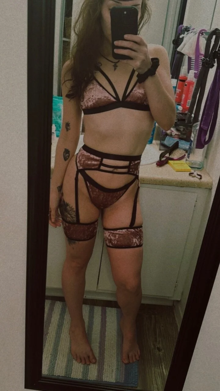 Littlest0nergirl OnlyFans