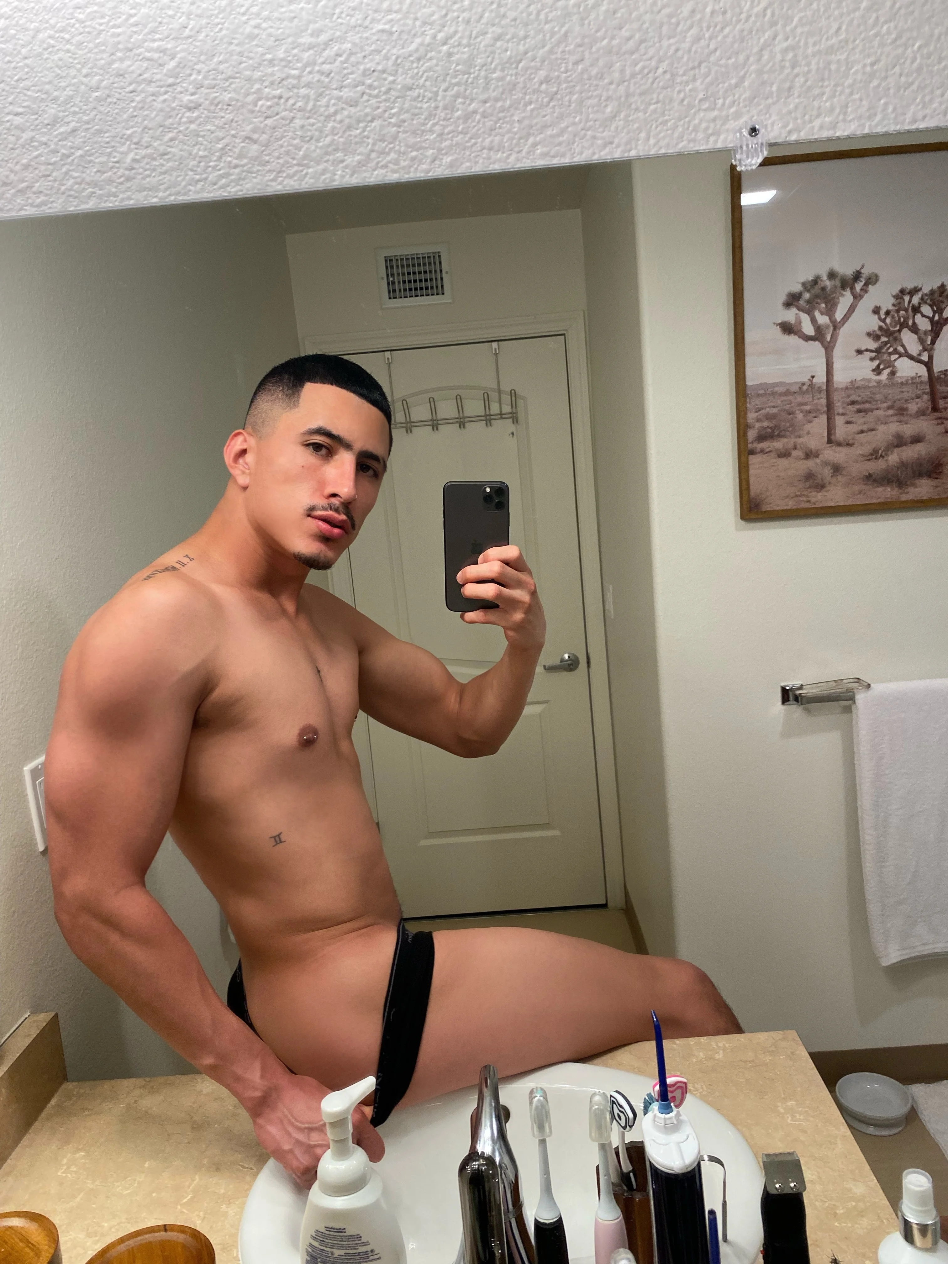 Hiro Hernandez OnlyFans