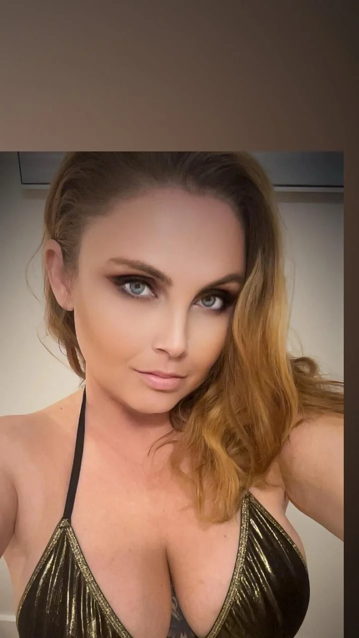 Honey Bee Bombshell OnlyFans