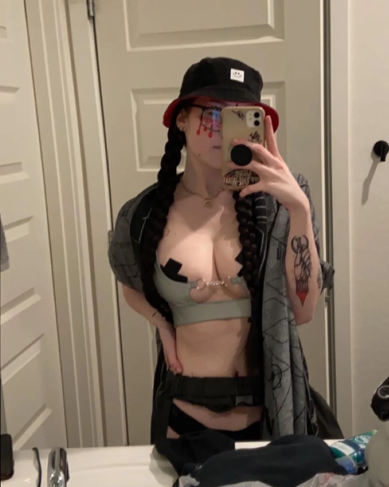 fern (THEY/THEM) OnlyFans