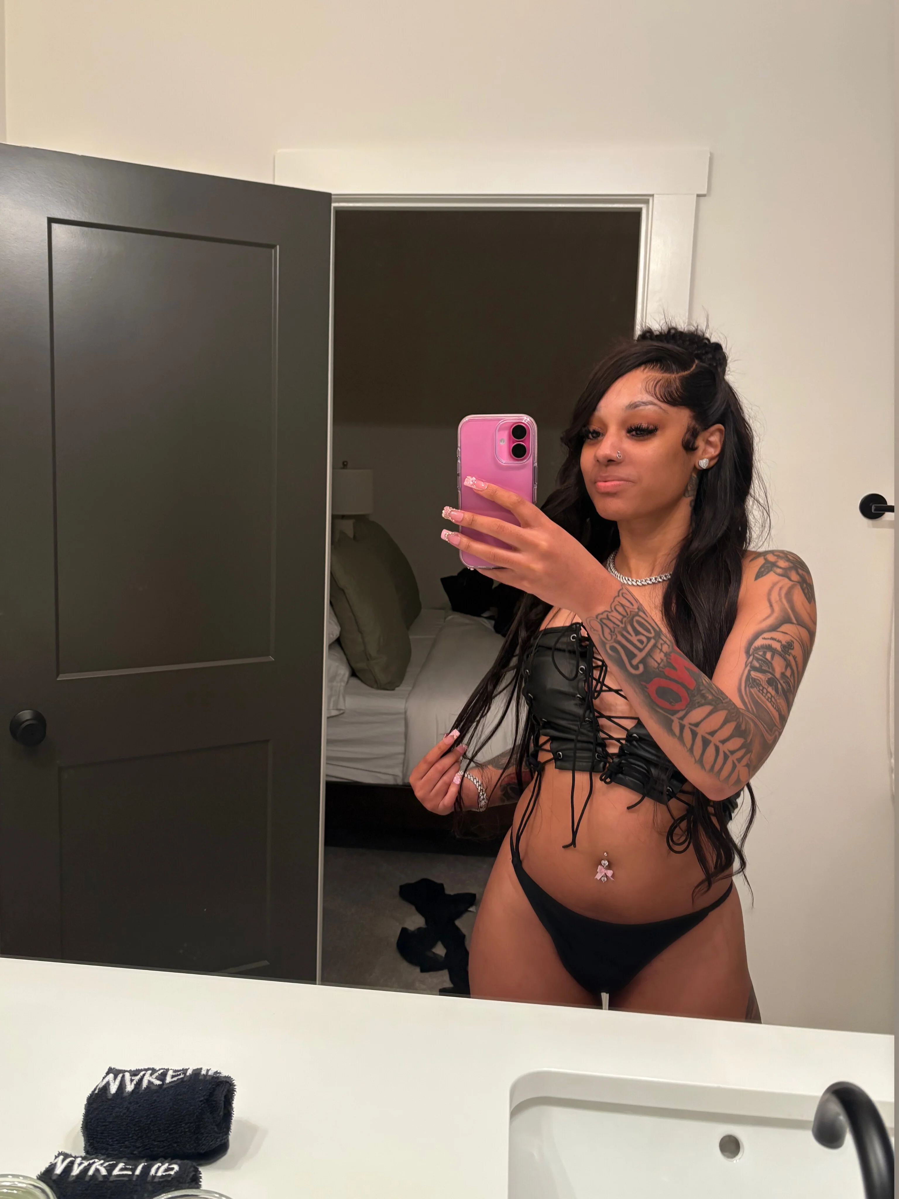 2 freaks 1 sheet 😏 OnlyFans